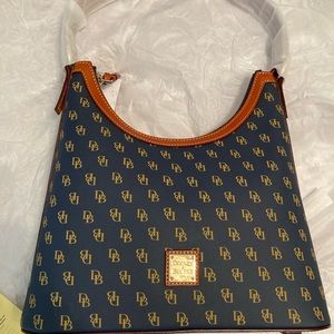 BNWT! Perfect Dooney & Bourke Gretta Hobo Shoulder Bag - Navy